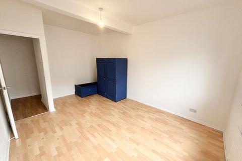 2 bedroom flat to rent, Shoeburyness, Southend-on-Sea SS3