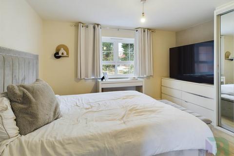 4 bedroom end of terrace house for sale, Bolebec Avenue, Milton Keynes MK17