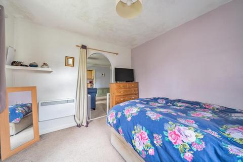 1 bedroom flat for sale, Sunbury-on-Thames,  Surrey,  TW16
