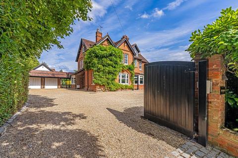 6 bedroom detached house for sale, Church Street, Crowthorne RG45