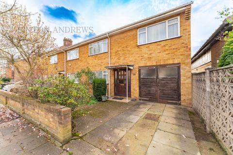 20 Hale Gardens, London, W3 9SQ