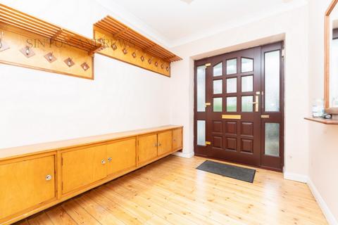 20 Hale Gardens, London, W3 9SQ