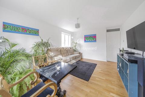 2 bedroom flat for sale, Greenway Close, Friern Barnet
