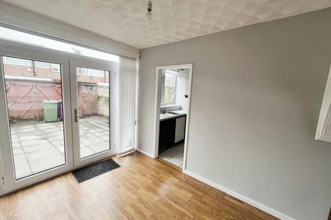3 bedroom terraced house to rent, Walney Terrace, Liverpool L12