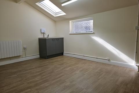 Property to rent - High Street, Buxton SK17