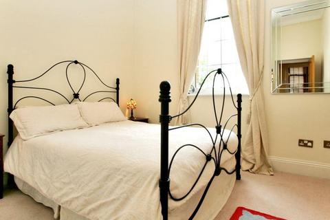 2 bedroom apartment to rent, Florence Way, Knaphill, Woking, Surrey, GU21