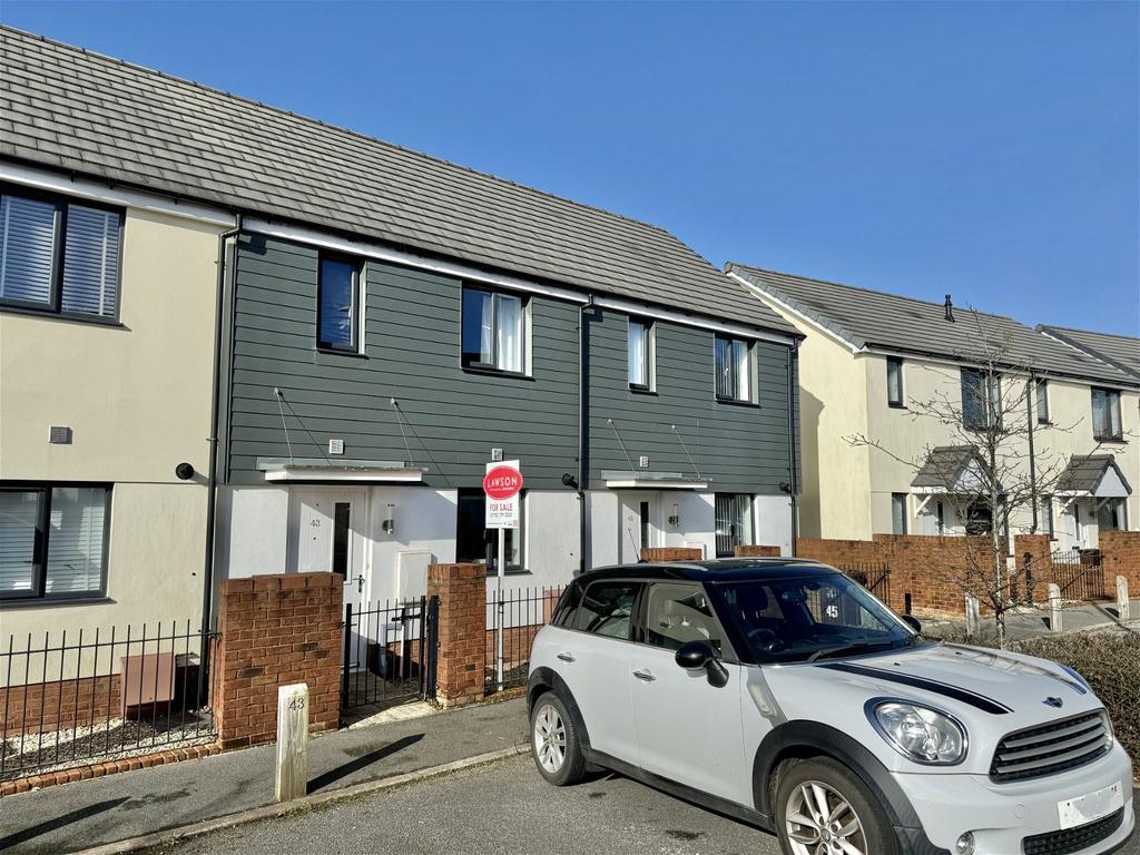 Ivy Drive, Plymouth PL6 2 bed terraced house for sale £220,000
