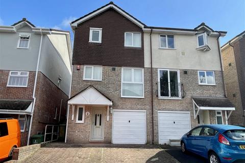 3 bedroom townhouse for sale, Holne Chase, Plymouth PL6