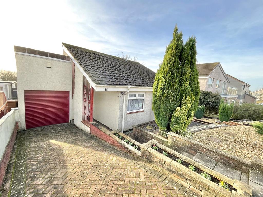 Durris Close, Plymouth PL6 3 bed detached house for sale £300,000
