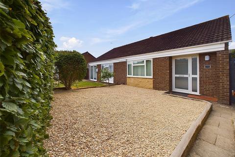 2 bedroom bungalow for sale, Courtfield Road, Quedgeley, Gloucester, Gloucestershire, GL2