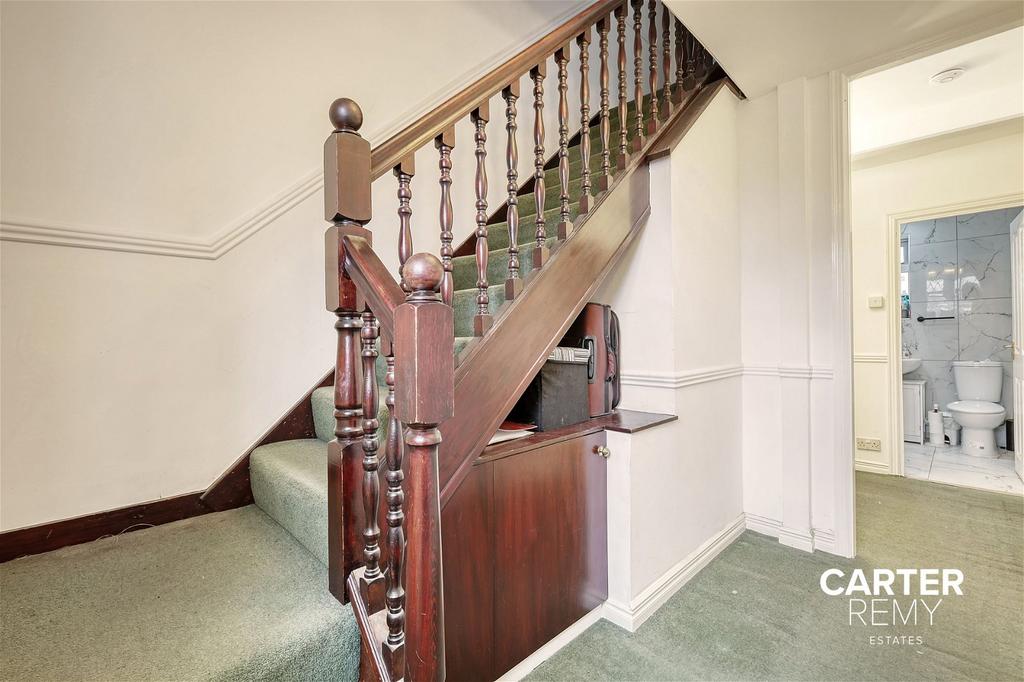 Trowbridge Road, Romford, RM3 4 bed terraced house for sale £400,000