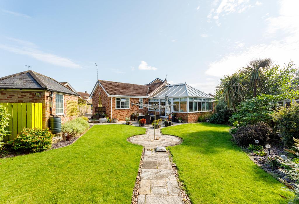 Wilberfoss, York YO41 3 bed detached bungalow for sale £400,000