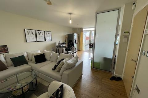 3 bedroom terraced house to rent, Olympic Street, Manchester M11