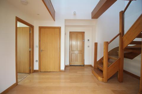 3 bedroom apartment to rent, Station Road, Barnet EN5