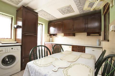 127 Raynham Avenue, London, N18 2BT
