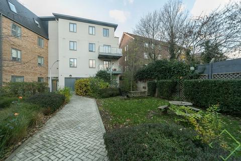 3 bedroom flat for sale, 1 Scotland Green, London N17