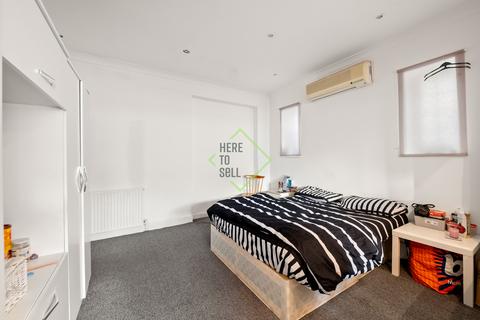 35 Fairfields Crescent, London, NW9 0PR