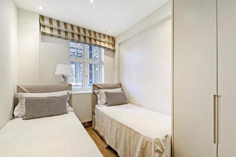 3 bedroom flat to rent, Brompton Road, London, SW3
