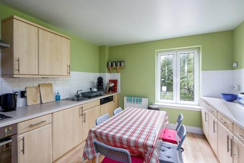 2 bedroom flat to rent, Hopetoun Crescent, Edinburgh EH7