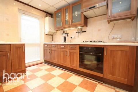 6 Reed Close, London, E16 1NX