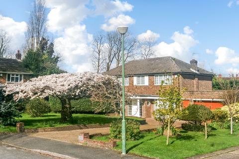 4 bedroom detached house for sale, Grassmount, Purley, CR8