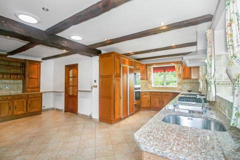 4 Grassmount, Purley, CR8 3PR