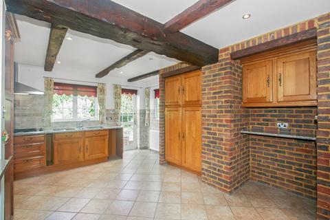 4 Grassmount, Purley, CR8 3PR