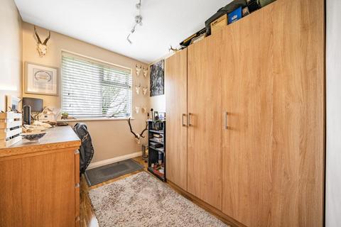 3 bedroom semi-detached house for sale, Banbury,  Oxfordshire,  OX16