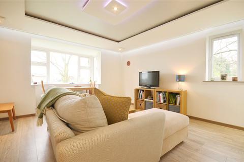 2 bedroom apartment to rent, Hooley Range, Heaton Moor, Stockport, SK4