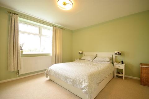 2 bedroom apartment to rent, Hooley Range, Heaton Moor, Stockport, SK4