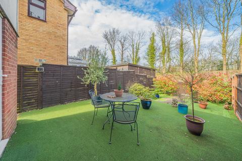 2 bedroom end of terrace house for sale, Jersey Close, Chertsey, KT16
