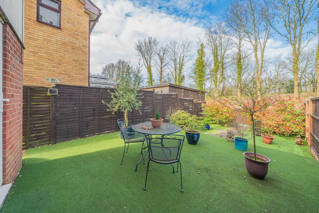 Jersey Close, Chertsey, KT16 2 bed end of terrace house for sale £350,000