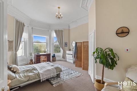 3 bedroom flat for sale, Clifton Gardens, Folkestone, CT20