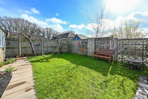 3 bedroom bungalow for sale, Grangefields, Jacobs Well, Guildford, GU4