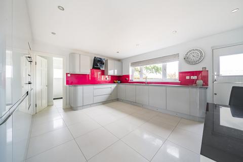 4 bedroom detached house for sale, The Street, Upchurch, Sittingbourne, Kent, ME9