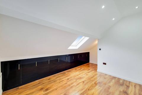 2 bedroom flat to rent, Gordon Road, Carshalton Beeches, Carshalton, SM5