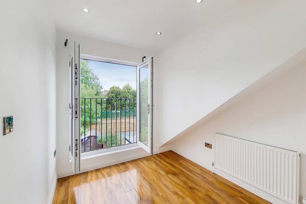 Gordon Road, Carshalton Beeches, Carshalton, SM5 2 bed flat to rent £
