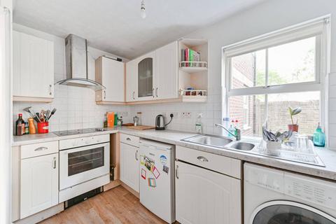 2 bedroom flat for sale, Woods Road, Peckham, London, SE15