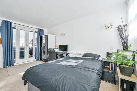 2 bedroom flat for sale, Hayfield House, Hayfield Passage, Stepney, London, E1
