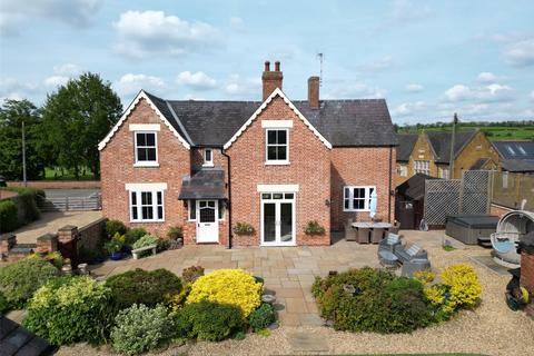 4 bedroom detached house for sale, Main Street, Twyford