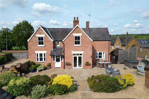 4 bedroom detached house for sale, Main Street, Twyford