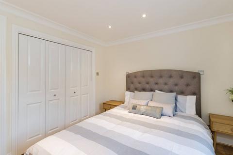 1 bedroom flat to rent, Beauchamp Place, Knightsbridge, London, SW3