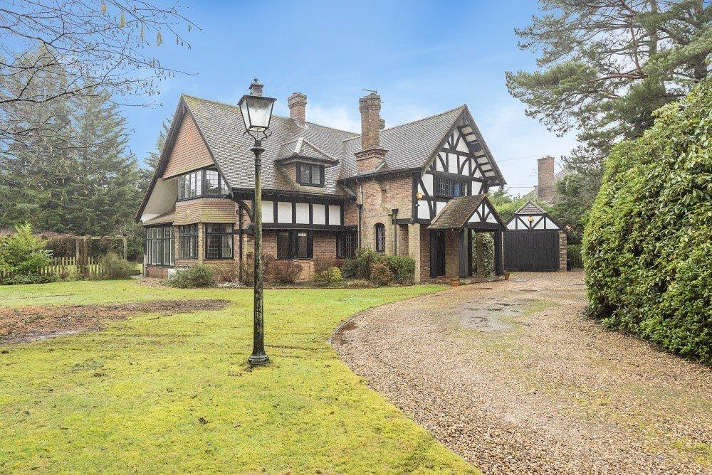 Copperkins Lane, Amersham, HP6 5 bed detached house to rent £5,500