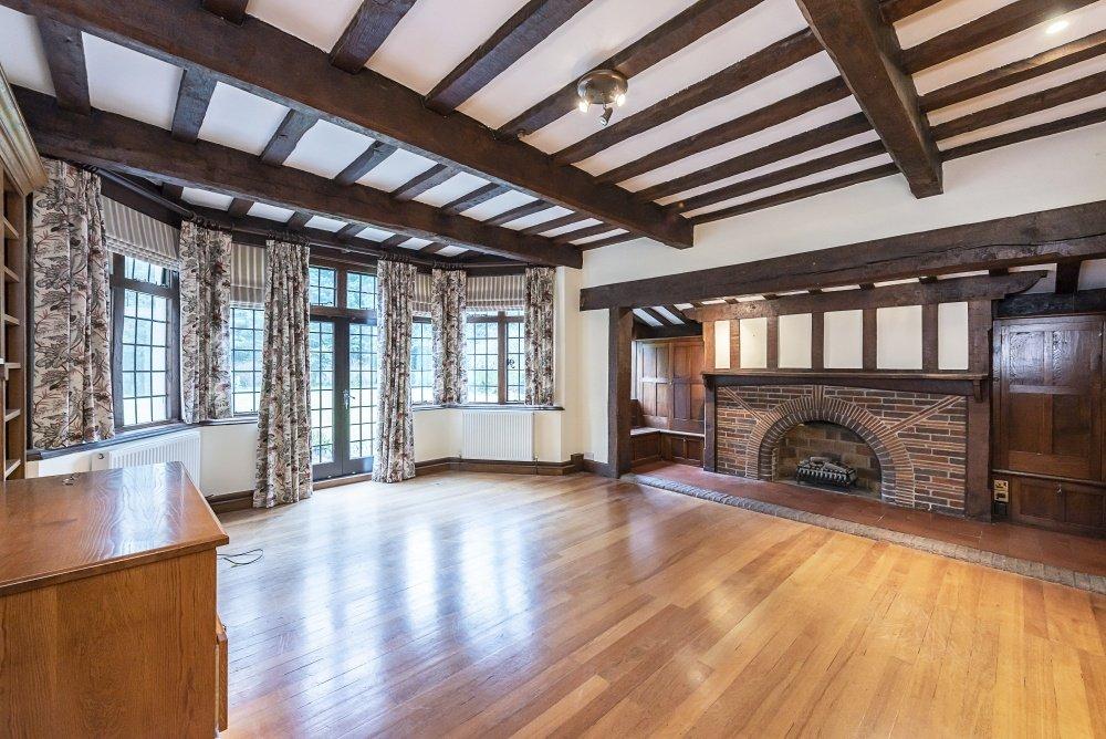 Copperkins Lane, Amersham, HP6 5 bed detached house £5,500 pcm (£