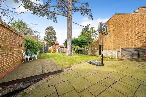 5 Old Manor Way, Chislehurst, BR7 5XS