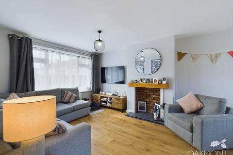 6 Gloucester Avenue, Hornchurch, RM11 3EB