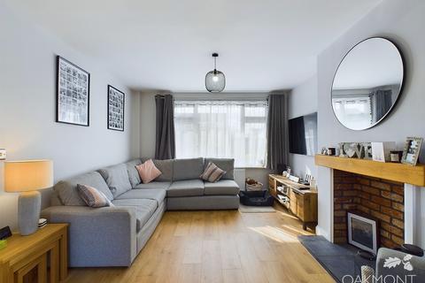 6 Gloucester Avenue, Hornchurch, RM11 3EB