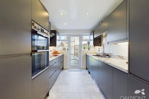 6 Gloucester Avenue, Hornchurch, RM11 3EB