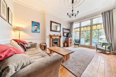 220a Stapleton Hall Road, London, N4 4QR