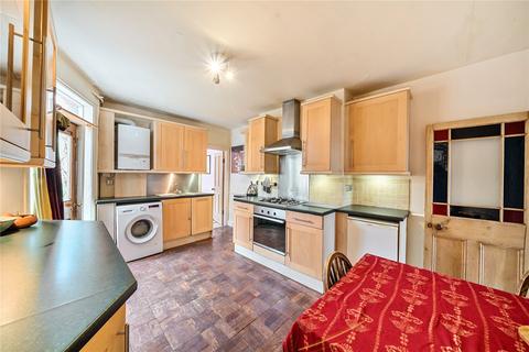 220a Stapleton Hall Road, London, N4 4QR